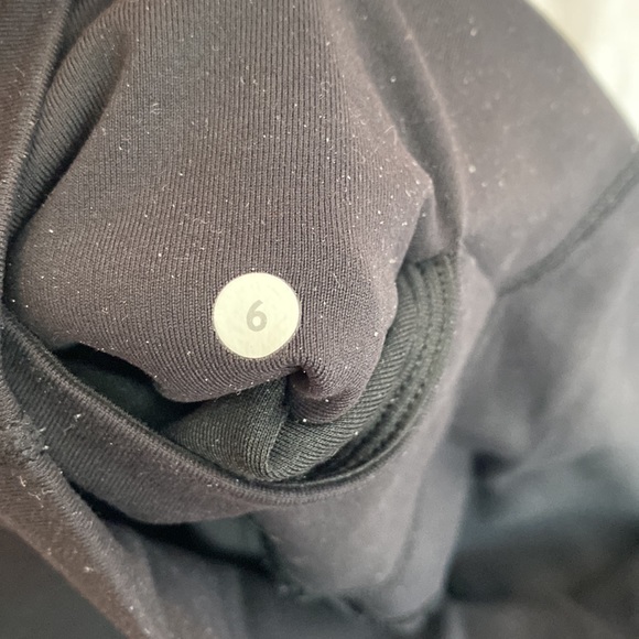Lululemon stirrup leggings size 6 - Picture 6 of 6
